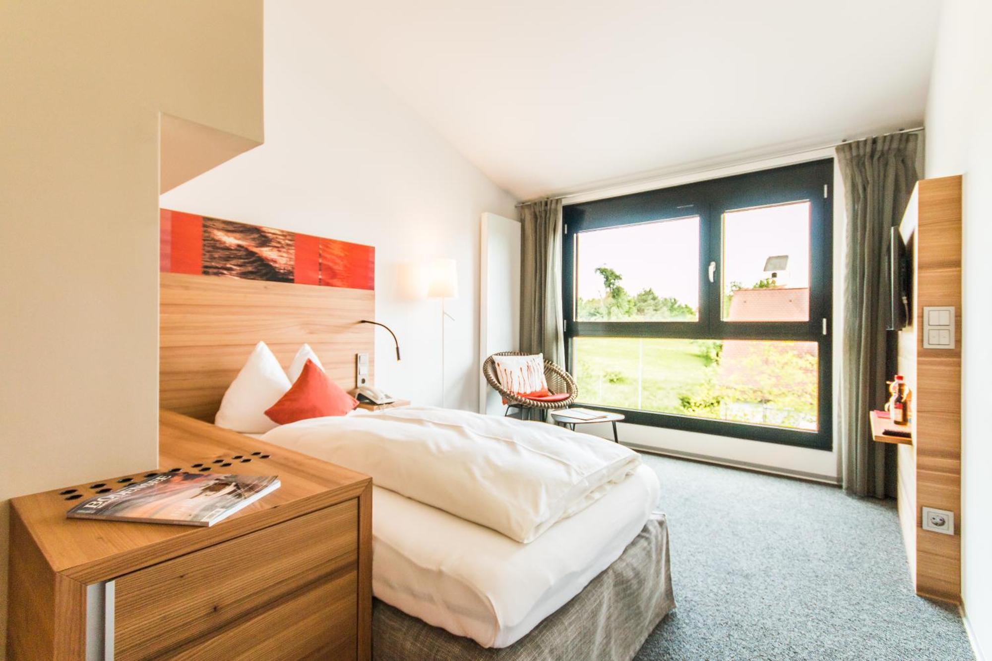 Hotel Knoblauch Friedrichshafen Room photo